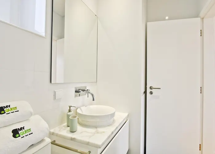 Bmyguest - Arroios Cosy 리스본